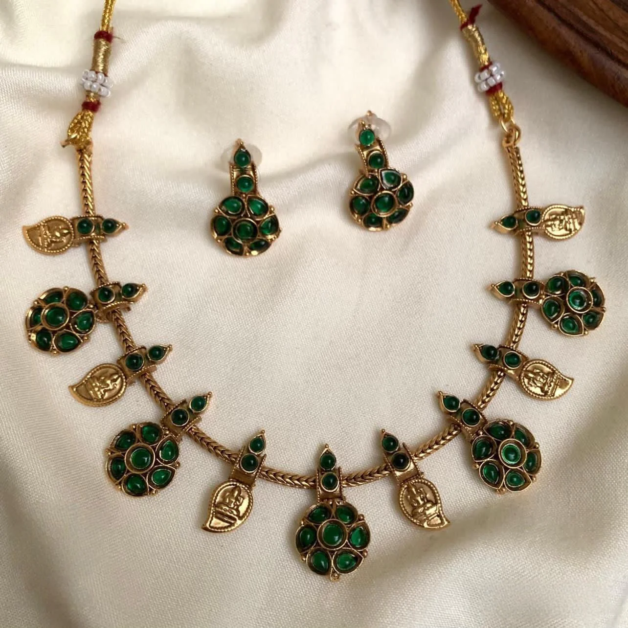 Lakshmi coin with flower 3