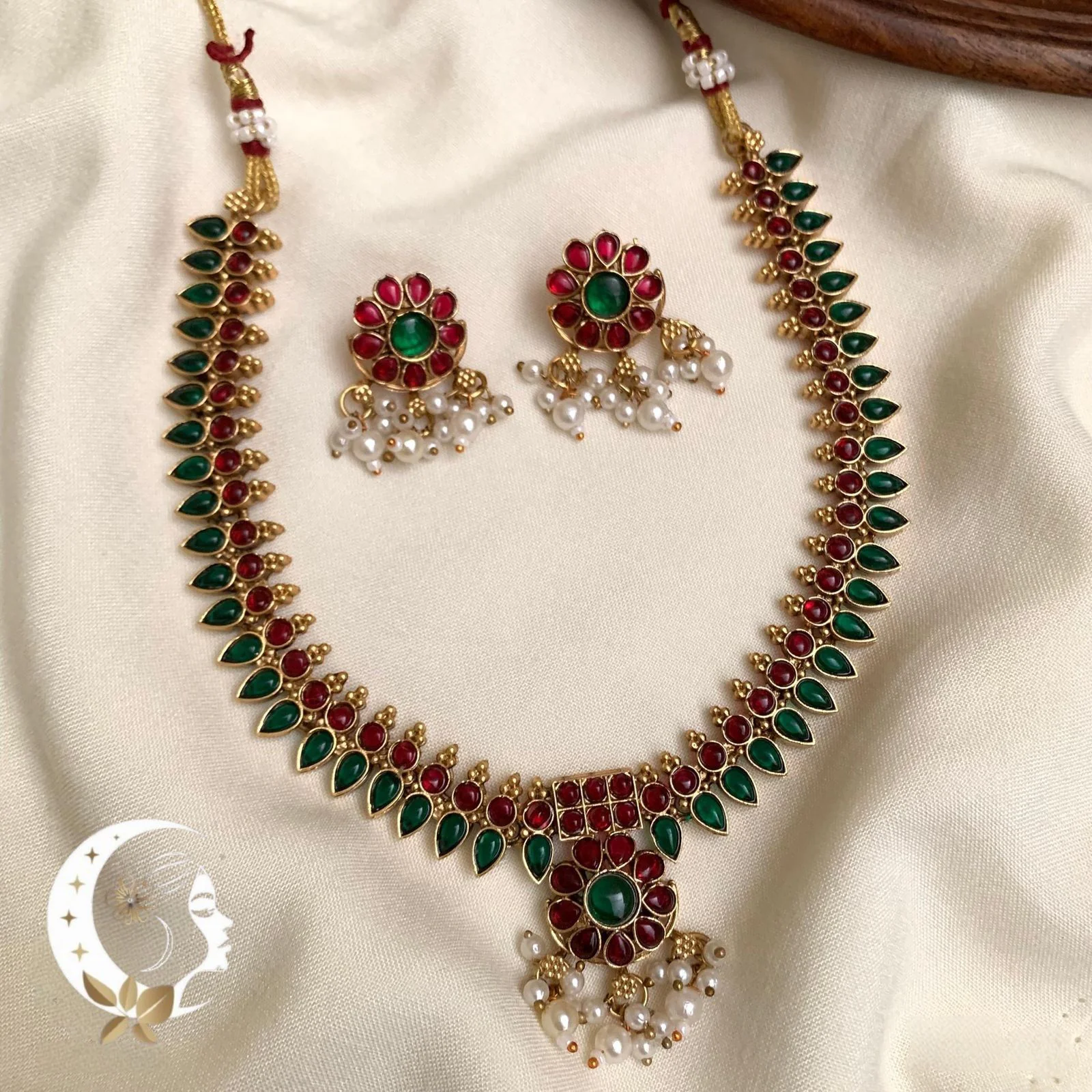 Kundan stone necklace
